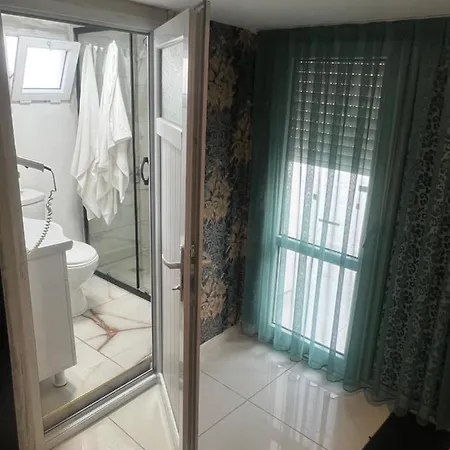 Aparthotel Tourist 2 *