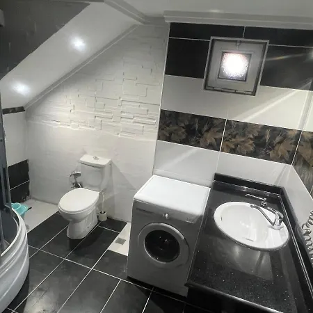 Tourist 2 Apartmanhotel *